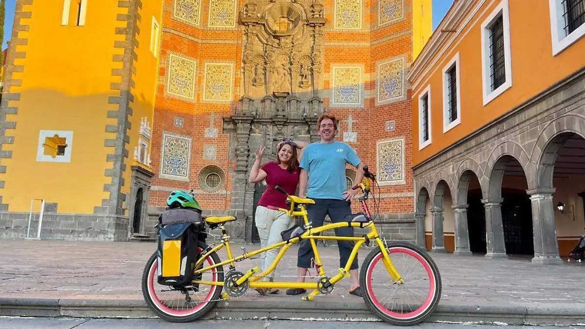 Matrimonio tabasqueño recorre México de extremo a extremo en una bicicleta tándem